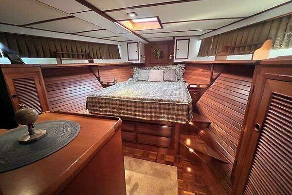 DeFever Pilothouse Yacht For Sale