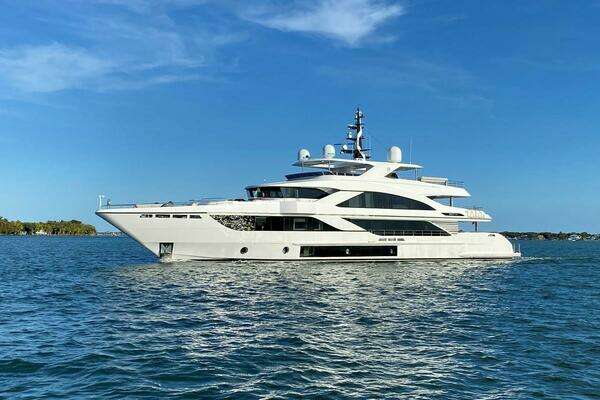141-ft-Majesty-2020-140-Checked Out-Stuart yacht for sale