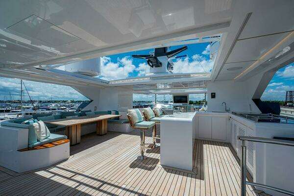 2020 Majesty Yachts 141