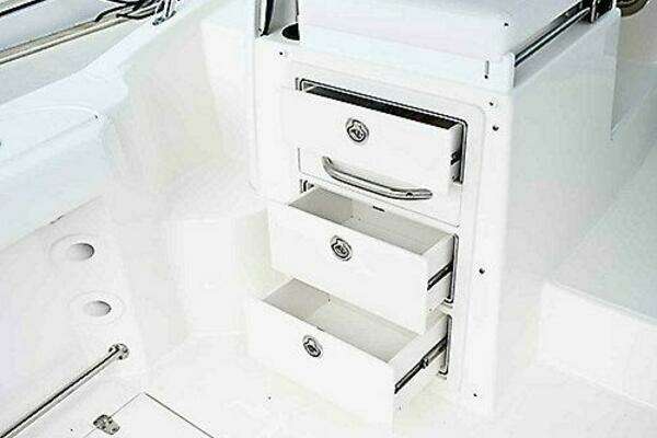 2019 Boston Whaler 28