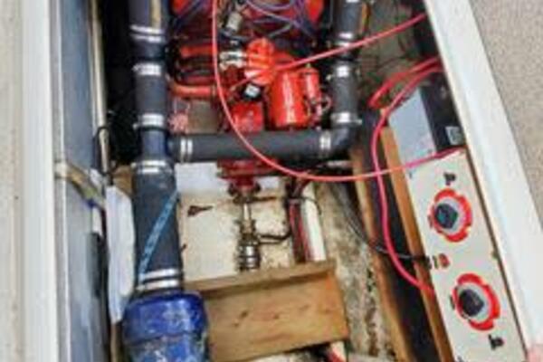 Makin  Waves 32ft Bayliner Yacht For Sale