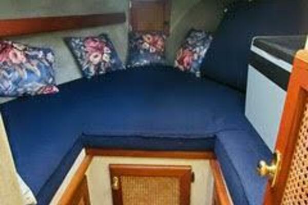 Makin  Waves 32ft Bayliner Yacht For Sale