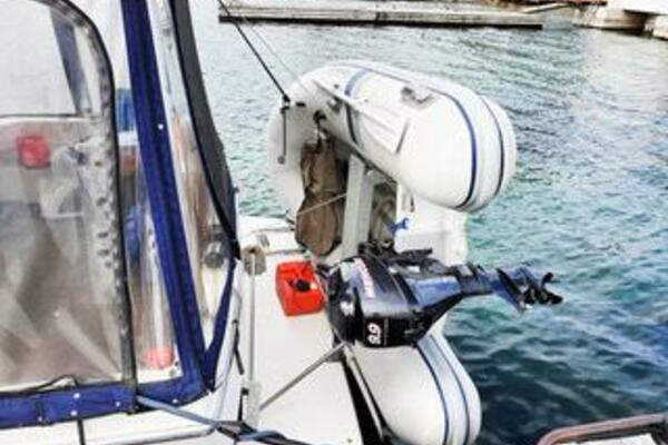 Makin  Waves 32ft Bayliner Yacht For Sale