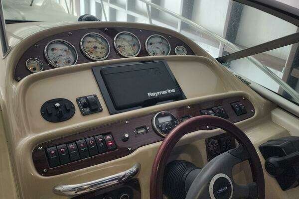 Photo of the 2006 Chaparral 290 Signature