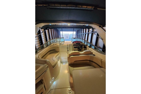 Clean Getaway 31ft Chaparral Yacht For Sale