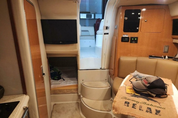 Clean Getaway 31ft Chaparral Yacht For Sale