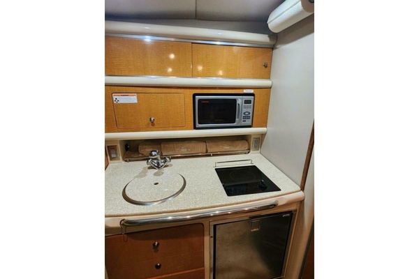 Clean Getaway 31ft Chaparral Yacht For Sale