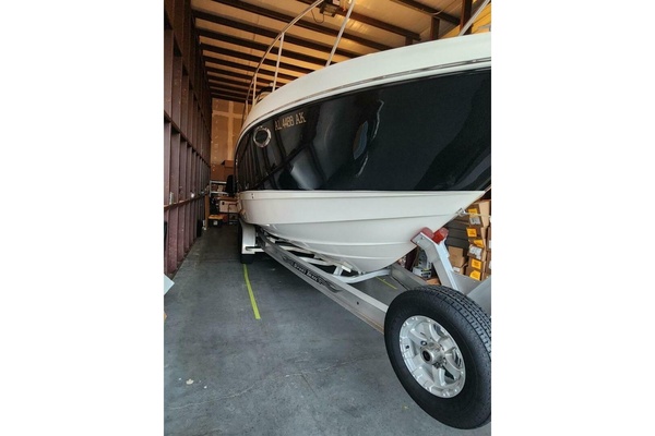 Clean Getaway 31ft Chaparral Yacht For Sale