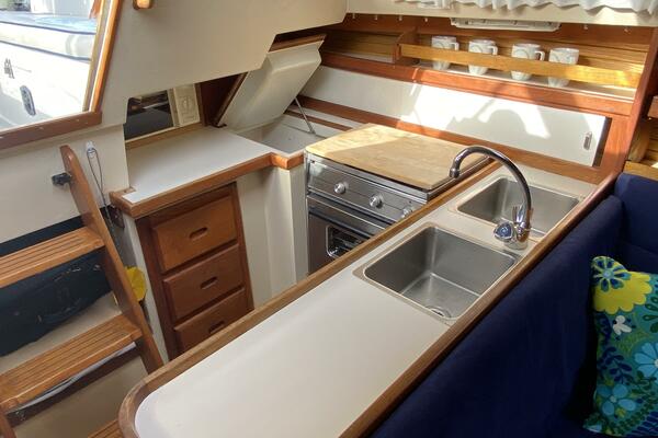 Ruby 30ft Catalina Yacht For Sale