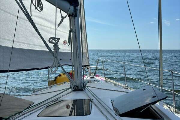 Photo of the 1993 Hunter 33.5 "Sky Catcher"