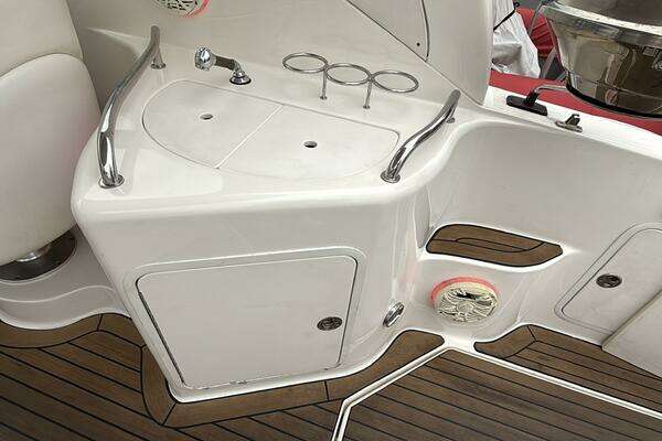 Photo of the 2002 Sea Ray 280 Sundancer