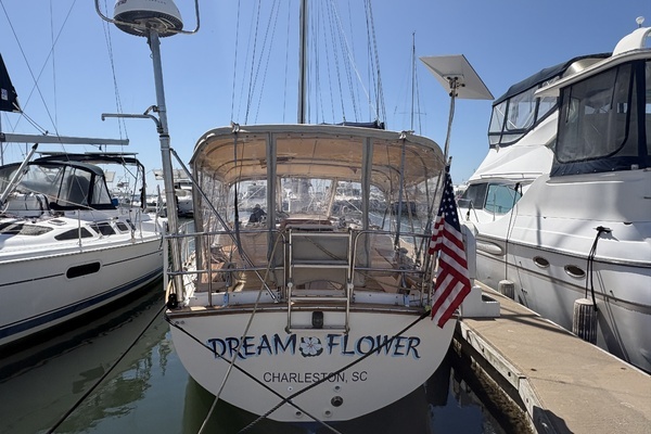 Photo of the 1995 Island Packet 40 "Dream Flower"