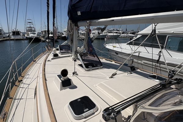 Photo of the 1995 Island Packet 40 "Dream Flower"