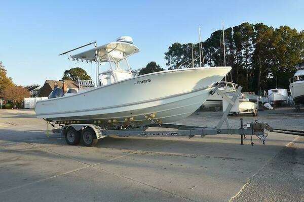 Photo of the 2005 Regulator 24 fs