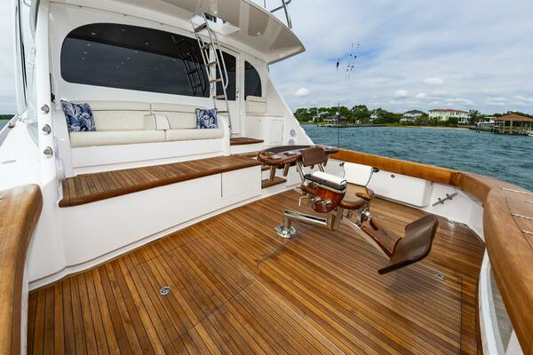 Fins Up 72ft Viking Yacht For Sale