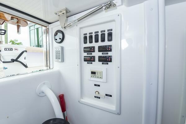 Fins Up 72ft Viking Yacht For Sale