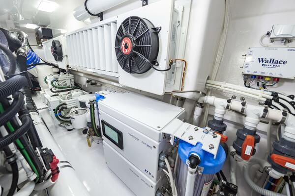 Fins Up 72ft Viking Yacht For Sale