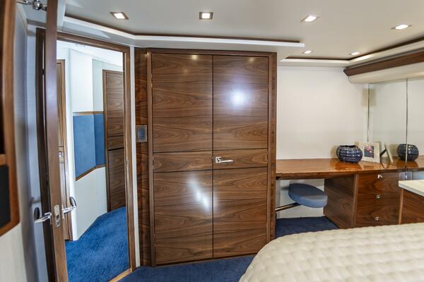 Fins Up 72ft Viking Yacht For Sale