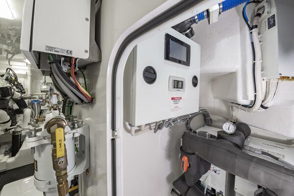 Fins Up 72ft Viking Yacht For Sale