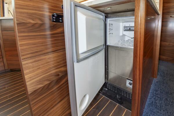 Fins Up 72ft Viking Yacht For Sale