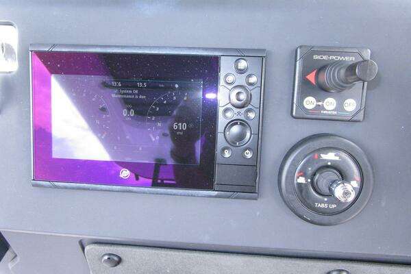 Axopar Sun-Top Yacht For Sale