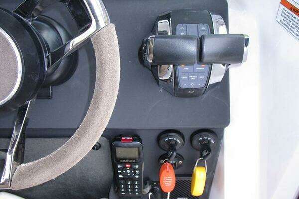 Axopar Sun-Top Yacht For Sale