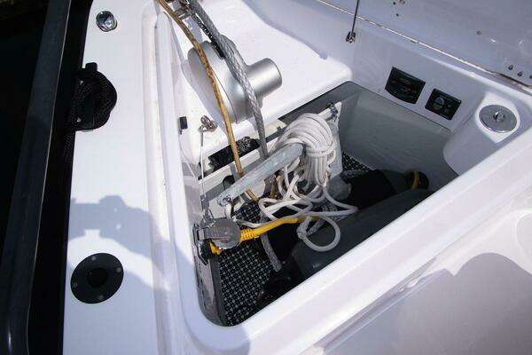 Axopar Sun-Top Yacht For Sale