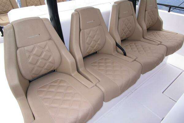 Axopar Sun-Top Yacht For Sale