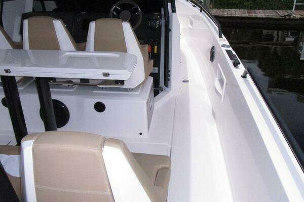 Axopar Sun-Top Yacht For Sale