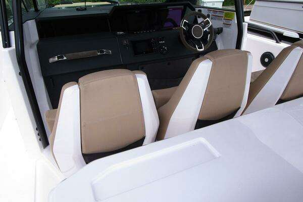 Axopar Sun-Top Yacht For Sale