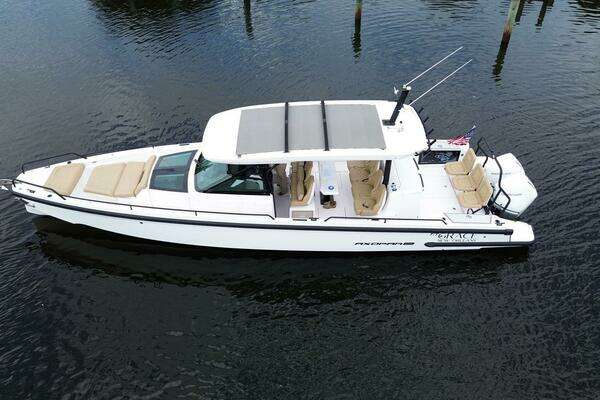 Axopar Sun-Top Yacht For Sale