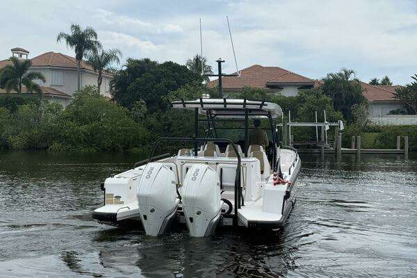 Axopar Sun-Top Yacht For Sale