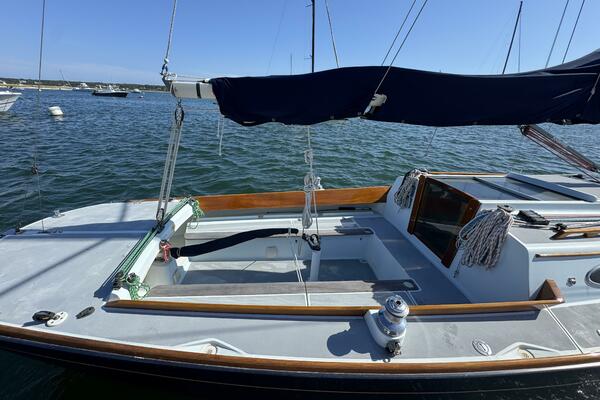 28ft Alerion Yacht For Sale