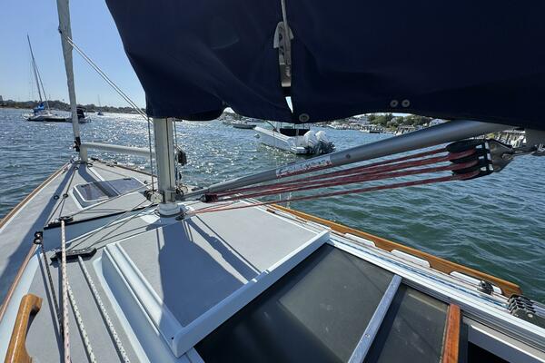 28ft Alerion Yacht For Sale