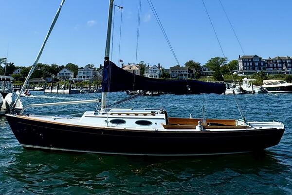 28ft Alerion Yacht For Sale