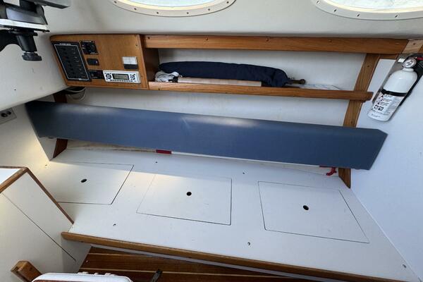 28ft Alerion Yacht For Sale