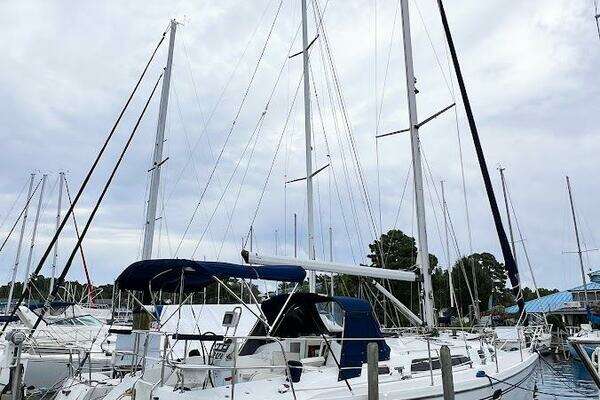 Photo of the 2007 Catalina 350 MK II "Just Cause"