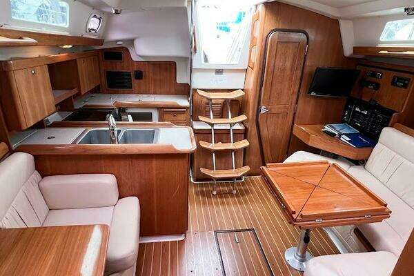 Photo of the 2007 Catalina 350 MK II "Just Cause"