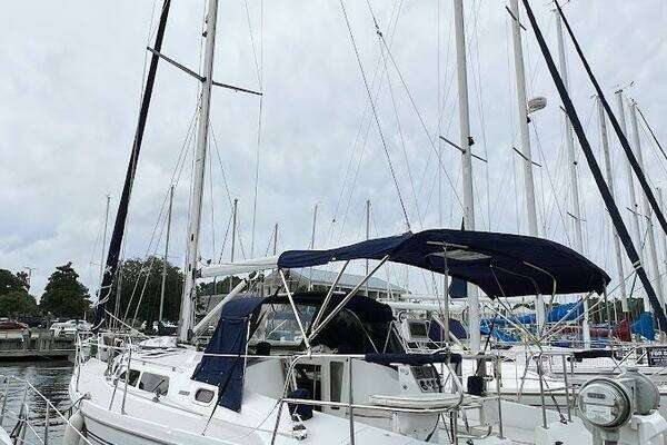 Photo of the 2007 Catalina 350 MK II "Just Cause"