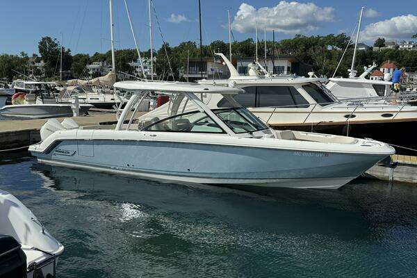 32-ft-Boston Whaler-2022-320 VANTAGE-Harbor Springs Michigan United States yacht for sale