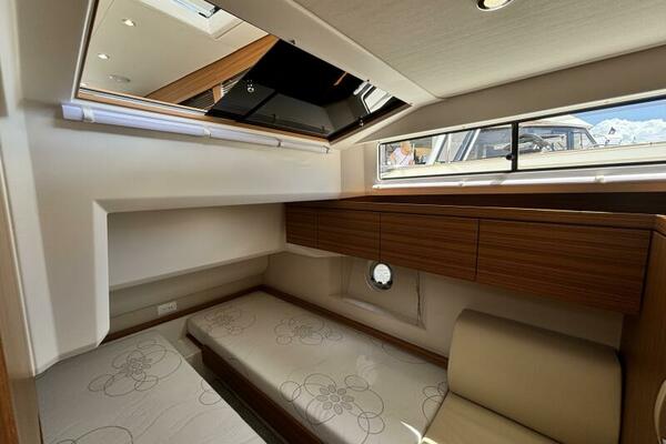 40ft Greenline Yacht For Sale