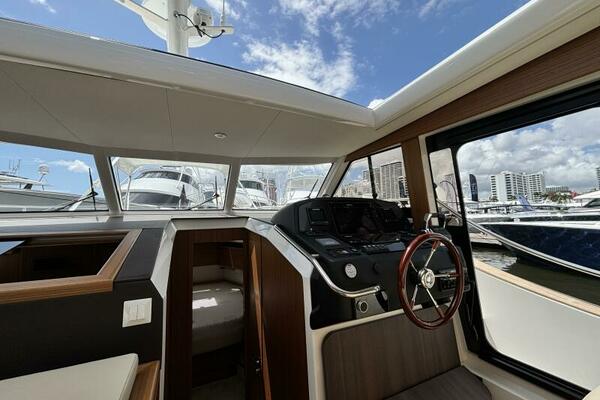 40ft Greenline Yacht For Sale