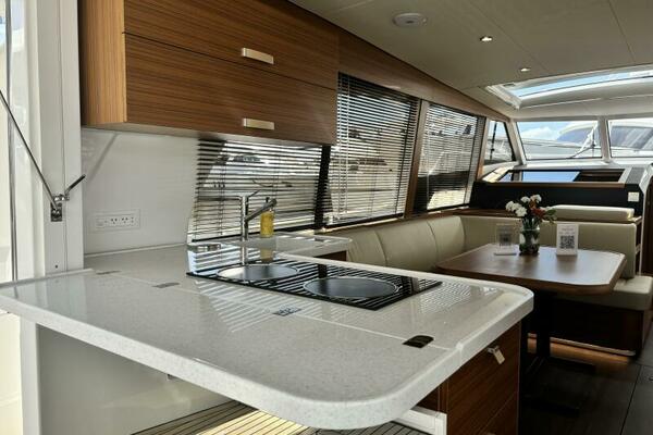 40ft Greenline Yacht For Sale