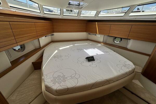 40ft Greenline Yacht For Sale