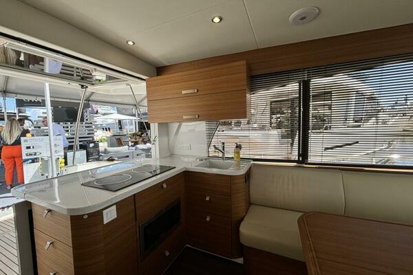 40ft Greenline Yacht For Sale