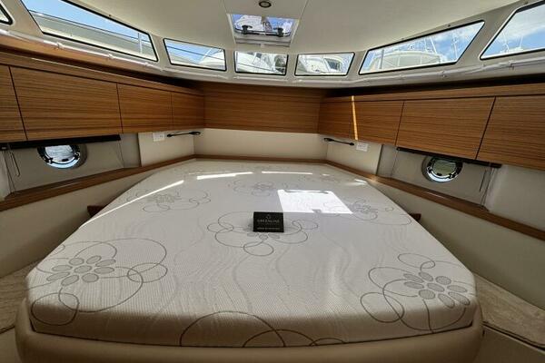 40ft Greenline Yacht For Sale