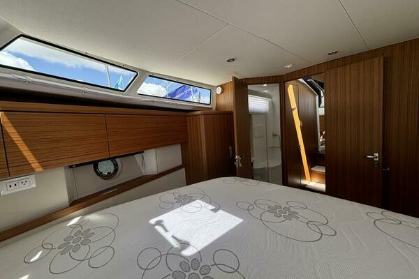 40ft Greenline Yacht For Sale