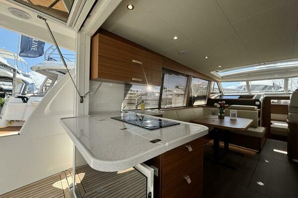 40ft Greenline Yacht For Sale