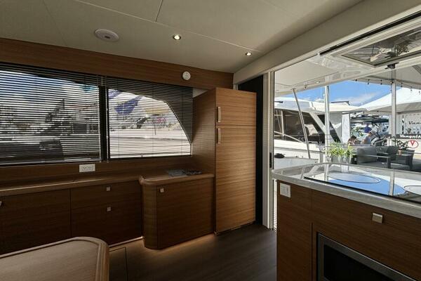 40ft Greenline Yacht For Sale