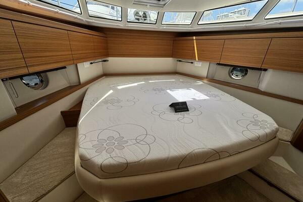 40ft Greenline Yacht For Sale
